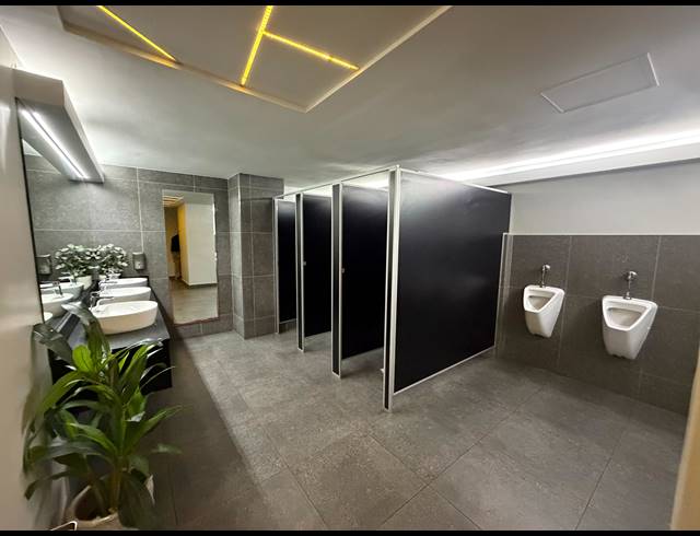 68M² BUILDING TO LET IN CLAREMONT